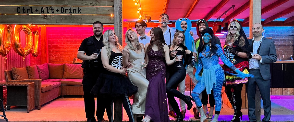 007 opening party
