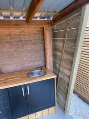 Side rain guard from inside
